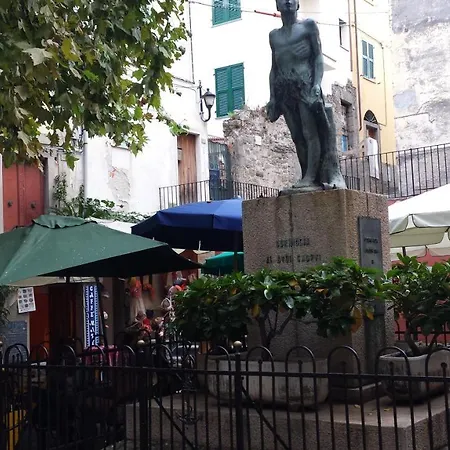 Livia Vicino Alle Cinque Terre Beverino