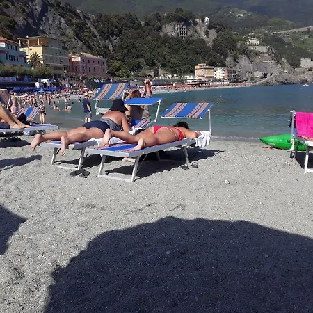 Livia Vicino Alle Cinque Terre
